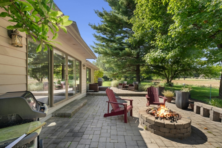 How to Create the Perfect Backyard Setup for Football Season